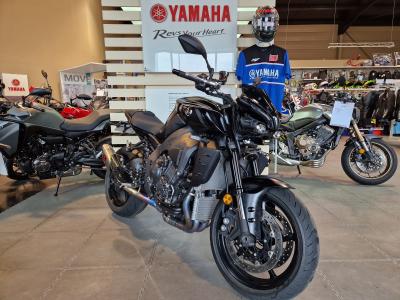 YAMAHA MT-10