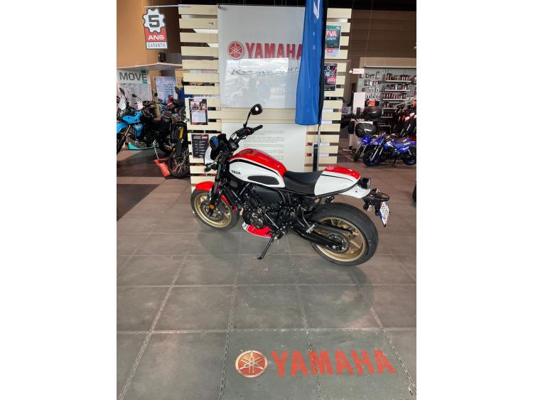 YAMAHA XSR 700