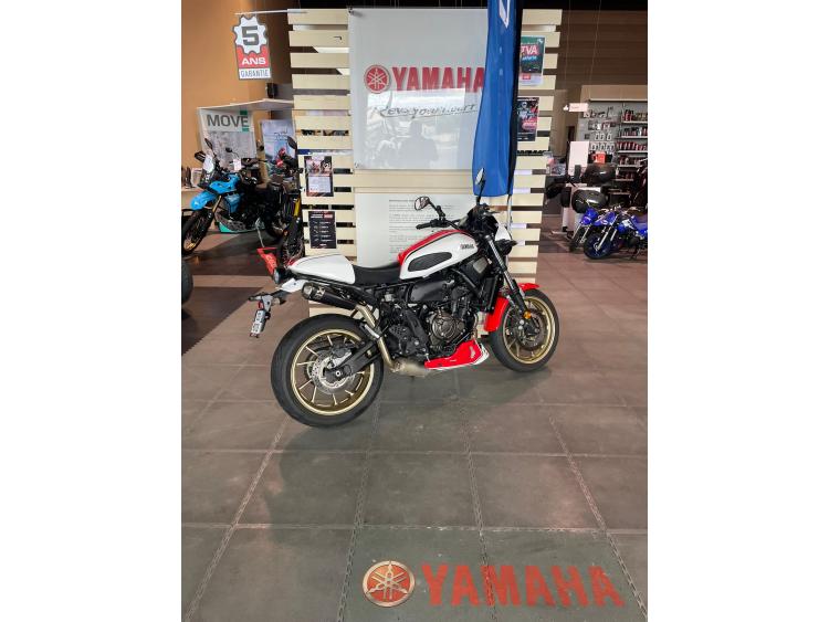 YAMAHA XSR 700