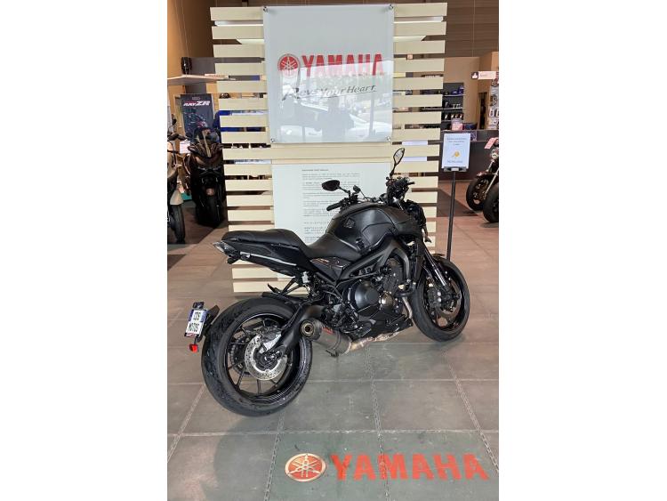 YAMAHA MT-09