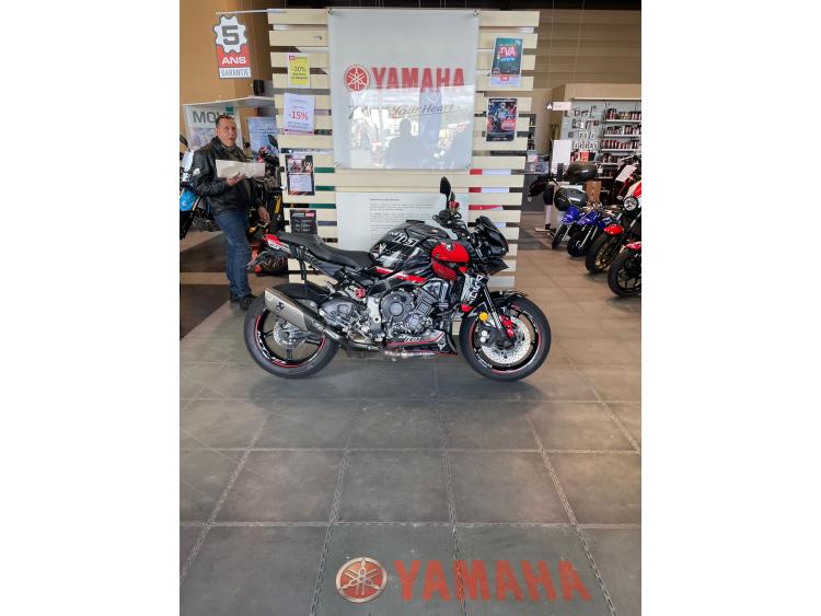 YAMAHA MT-10