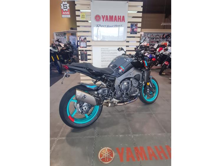 YAMAHA MT-10