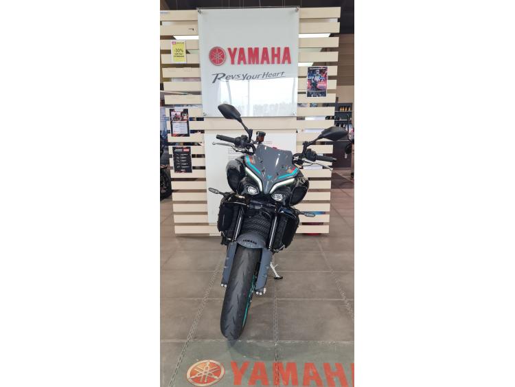 YAMAHA MT-10