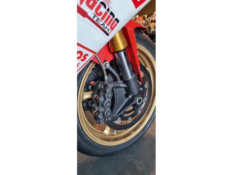 YAMAHA YZF 1000 R1