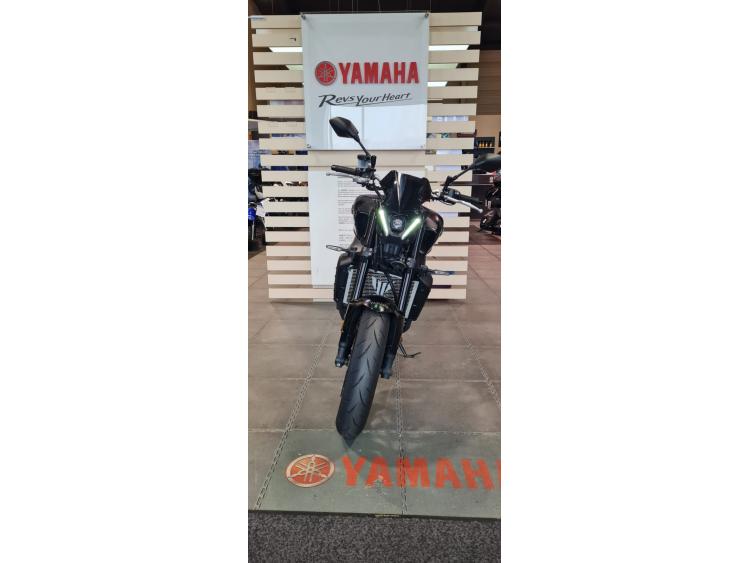 YAMAHA MT-09
