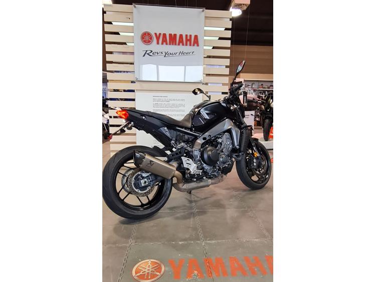 YAMAHA MT-09